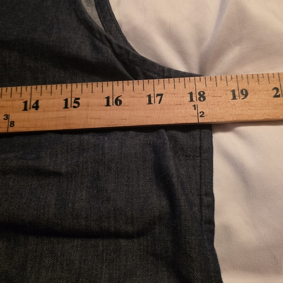 Toad&Co Short Sleeved Denim Top Size Medium - Picture 10 of 11